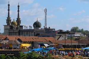 Madikeri - meczecik i bazarek